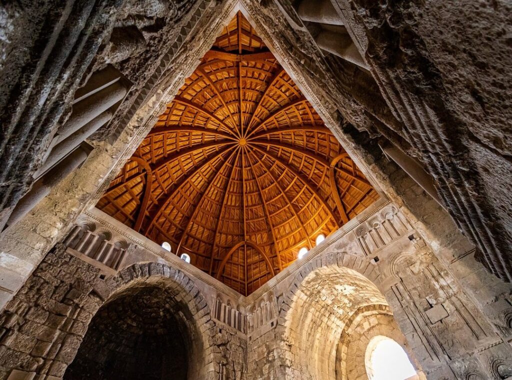 whats an arch pic